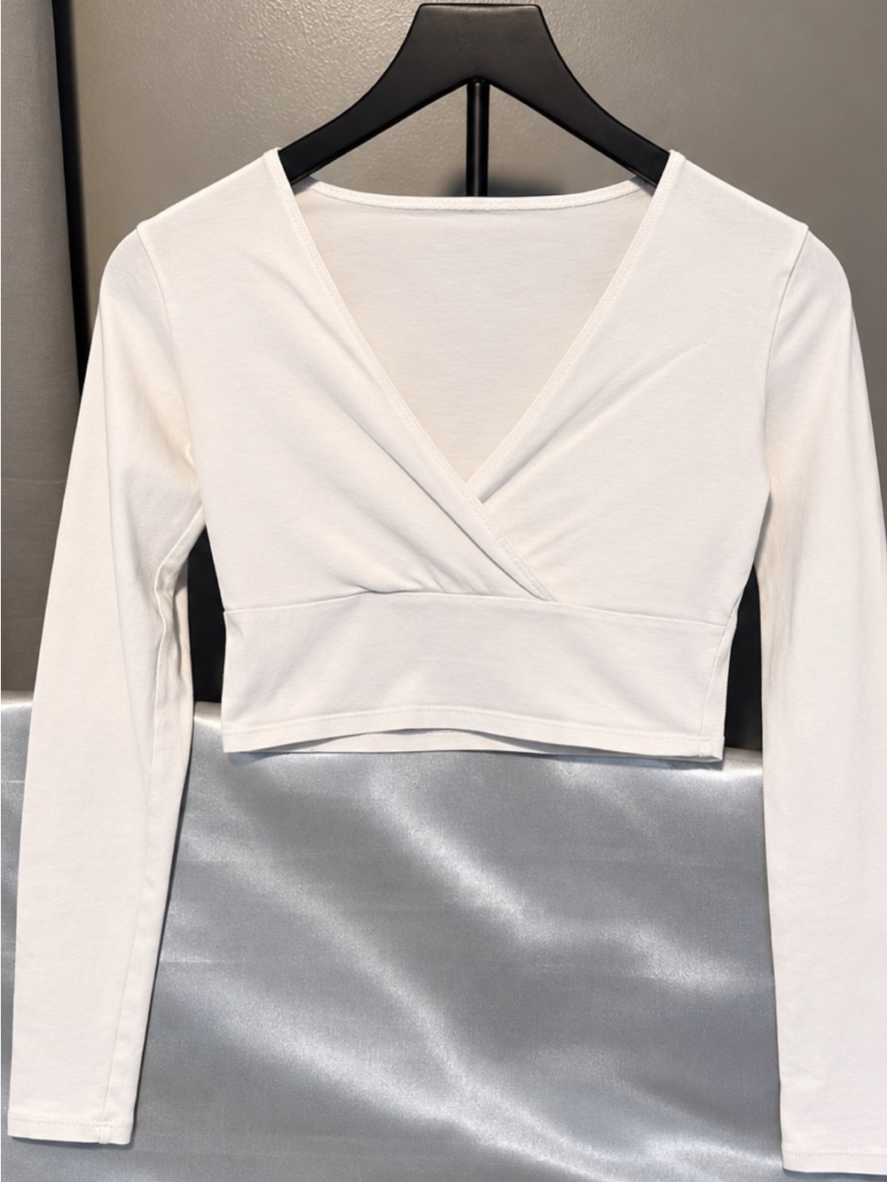 Garage White Long Sleeve Wrap V-Neck Crop Top Size S